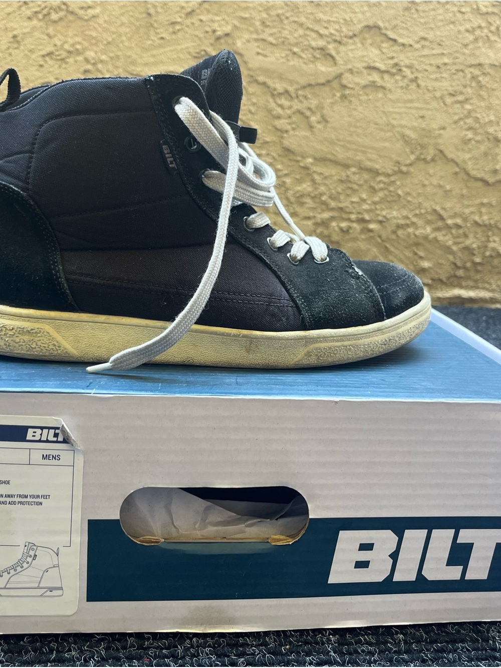BILT Men's Black High-Top Casual Boots